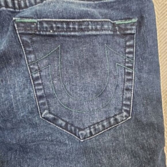 True Religion Jeans Men's 34 x 32 Blue Relaxed Denim Green Contrast Stitching - Picture 12 of 16